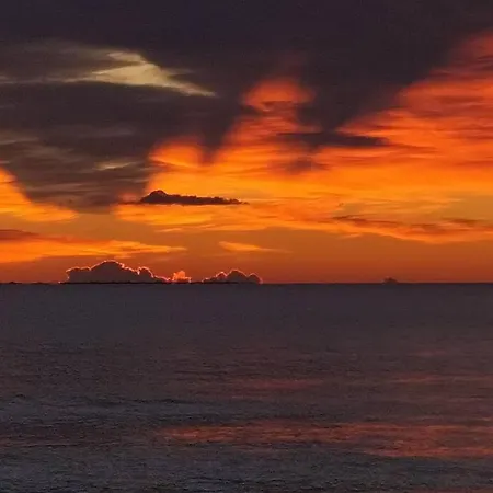 Sol Y Mar I